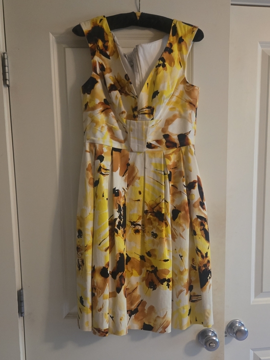 Maggy London Dresses & Skirts - Maggy London Yellow Floral Midi Dress